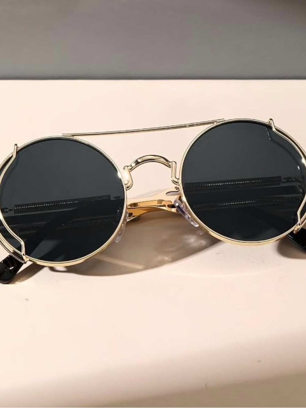 1 Pair Vintage Sunglasses - Retro Round Frame Accessory Sunglasses